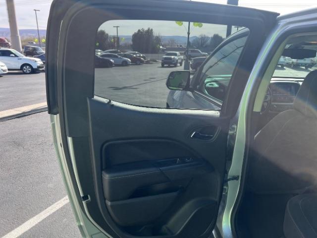 2015 Quicksilver Metallic /Jet Black GMC Canyon SLE (1GTG5BE33F1) with an 3.6L V-6 gasoline direct injection engine, Automatic transmission, located at 1865 East Red Hills Pkwy, St. George, 84770, (435) 628-0023, 37.120850, -113.543640 - We specialize in helping ALL people get the best financing available. No matter your credit score, good, bad or none we can get you an amazing rate. Had a bankruptcy, divorce, or repossessions? We give you the green light to get your credit back on the road. Low down and affordable payments that fit - Photo#20