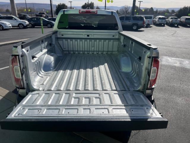 2015 Quicksilver Metallic /Jet Black GMC Canyon SLE (1GTG5BE33F1) with an 3.6L V-6 gasoline direct injection engine, Automatic transmission, located at 1865 East Red Hills Pkwy, St. George, 84770, (435) 628-0023, 37.120850, -113.543640 - We specialize in helping ALL people get the best financing available. No matter your credit score, good, bad or none we can get you an amazing rate. Had a bankruptcy, divorce, or repossessions? We give you the green light to get your credit back on the road. Low down and affordable payments that fit - Photo#24