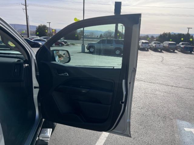 2015 Quicksilver Metallic /Jet Black GMC Canyon SLE (1GTG5BE33F1) with an 3.6L V-6 gasoline direct injection engine, Automatic transmission, located at 1865 East Red Hills Pkwy, St. George, 84770, (435) 628-0023, 37.120850, -113.543640 - We specialize in helping ALL people get the best financing available. No matter your credit score, good, bad or none we can get you an amazing rate. Had a bankruptcy, divorce, or repossessions? We give you the green light to get your credit back on the road. Low down and affordable payments that fit - Photo#27