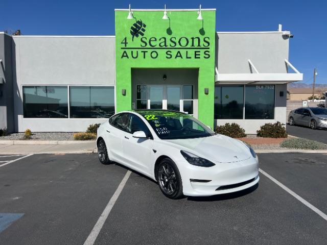 2022 Pearl White Multi-Coat /Black Tesla Model 3 Long Range Dual Motor All-Wheel Drive (5YJ3E1EBXNF) with an ELECTRIC engine, Automatic transmission, located at 1865 East Red Hills Pkwy, St. George, 84770, (435) 628-0023, 37.120850, -113.543640 - Excellent condition Tesla Model 3 Long range AWD with FULL SELF DRIVING subscription paid for. ($8 software unlock that will no longer be available to buy after Feb 14th) Lock in your FSD ownership now. Also, be to first in line to upgrade from HW3 to HW4 when Tesla makes the upgrade available as p - Photo#0