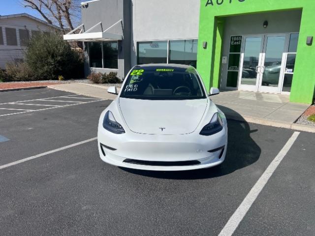 2022 Pearl White Multi-Coat /Black Tesla Model 3 Long Range Dual Motor All-Wheel Drive (5YJ3E1EBXNF) with an ELECTRIC engine, Automatic transmission, located at 1865 East Red Hills Pkwy, St. George, 84770, (435) 628-0023, 37.120850, -113.543640 - Excellent condition Tesla Model 3 Long range AWD with FULL SELF DRIVING subscription paid for. ($8 software unlock that will no longer be available to buy after Feb 14th) Lock in your FSD ownership now. Also, be to first in line to upgrade from HW3 to HW4 when Tesla makes the upgrade available as p - Photo#3