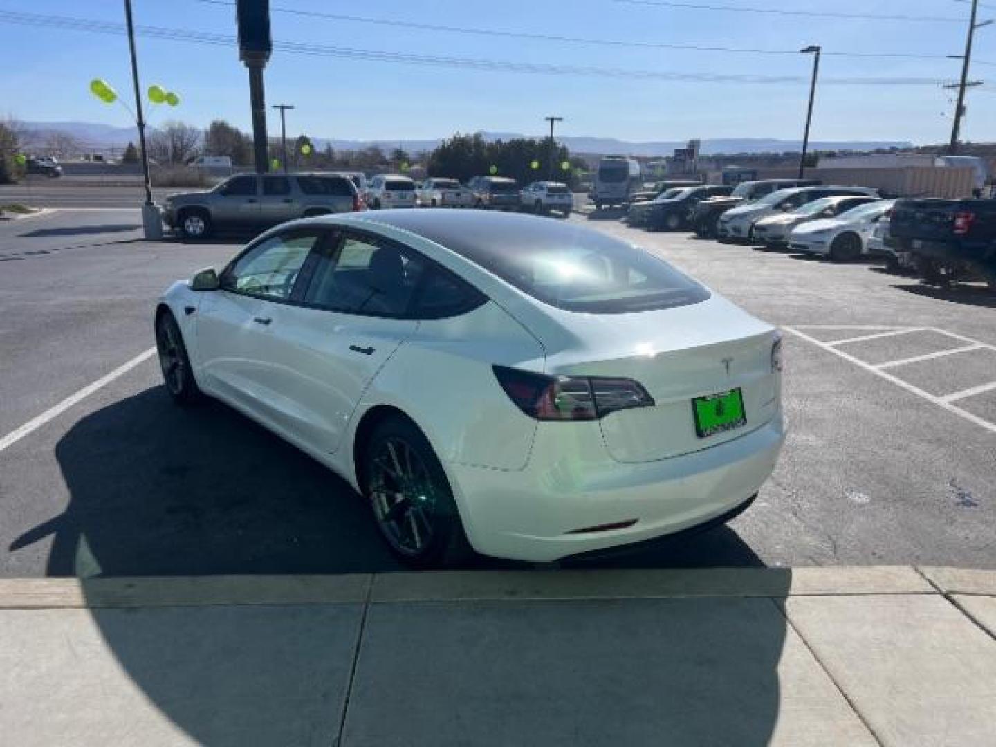 2022 Pearl White Multi-Coat /Black Tesla Model 3 Long Range Dual Motor All-Wheel Drive (5YJ3E1EBXNF) with an ELECTRIC engine, Automatic transmission, located at 1865 East Red Hills Pkwy, St. George, 84770, (435) 628-0023, 37.120850, -113.543640 - Excellent condition Tesla Model 3 Long range AWD with FULL SELF DRIVING subscription paid for. ($8 software unlock that will no longer be available to buy after Feb 14th) Lock in your FSD ownership now. Also, be to first in line to upgrade from HW3 to HW4 when Tesla makes the upgrade available as p - Photo#6