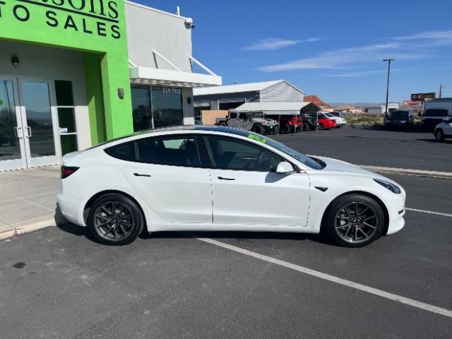 2022 Pearl White Multi-Coat /Black Tesla Model 3 Long Range Dual Motor All-Wheel Drive (5YJ3E1EBXNF) with an ELECTRIC engine, Automatic transmission, located at 1865 East Red Hills Pkwy, St. George, 84770, (435) 628-0023, 37.120850, -113.543640 - Excellent condition Tesla Model 3 Long range AWD with FULL SELF DRIVING subscription paid for. ($8 software unlock that will no longer be available to buy after Feb 14th) Lock in your FSD ownership now. Also, be to first in line to upgrade from HW3 to HW4 when Tesla makes the upgrade available as p - Photo#9
