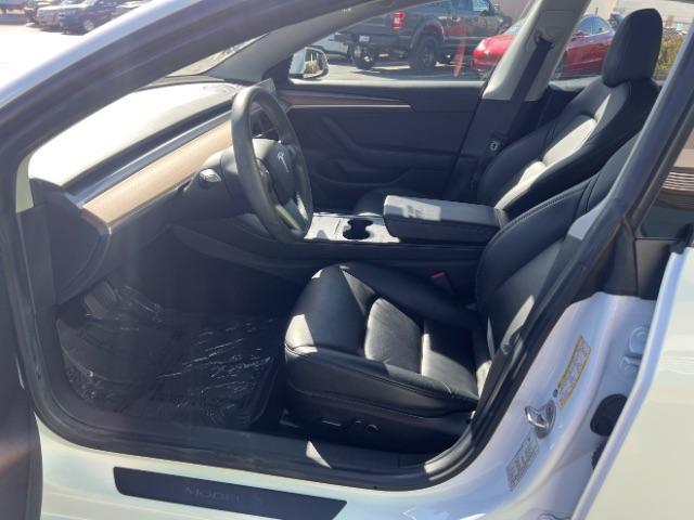 2022 Pearl White Multi-Coat /Black Tesla Model 3 Long Range Dual Motor All-Wheel Drive (5YJ3E1EBXNF) with an ELECTRIC engine, Automatic transmission, located at 1865 East Red Hills Pkwy, St. George, 84770, (435) 628-0023, 37.120850, -113.543640 - Excellent condition Tesla Model 3 Long range AWD with FULL SELF DRIVING subscription paid for. ($8 software unlock that will no longer be available to buy after Feb 14th) Lock in your FSD ownership now. Also, be to first in line to upgrade from HW3 to HW4 when Tesla makes the upgrade available as p - Photo#16