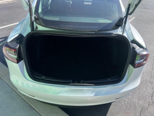 2022 Pearl White Multi-Coat /Black Tesla Model 3 Long Range Dual Motor All-Wheel Drive (5YJ3E1EBXNF) with an ELECTRIC engine, Automatic transmission, located at 1865 East Red Hills Pkwy, St. George, 84770, (435) 628-0023, 37.120850, -113.543640 - Excellent condition Tesla Model 3 Long range AWD with FULL SELF DRIVING subscription paid for. ($8 software unlock that will no longer be available to buy after Feb 14th) Lock in your FSD ownership now. Also, be to first in line to upgrade from HW3 to HW4 when Tesla makes the upgrade available as p - Photo#24