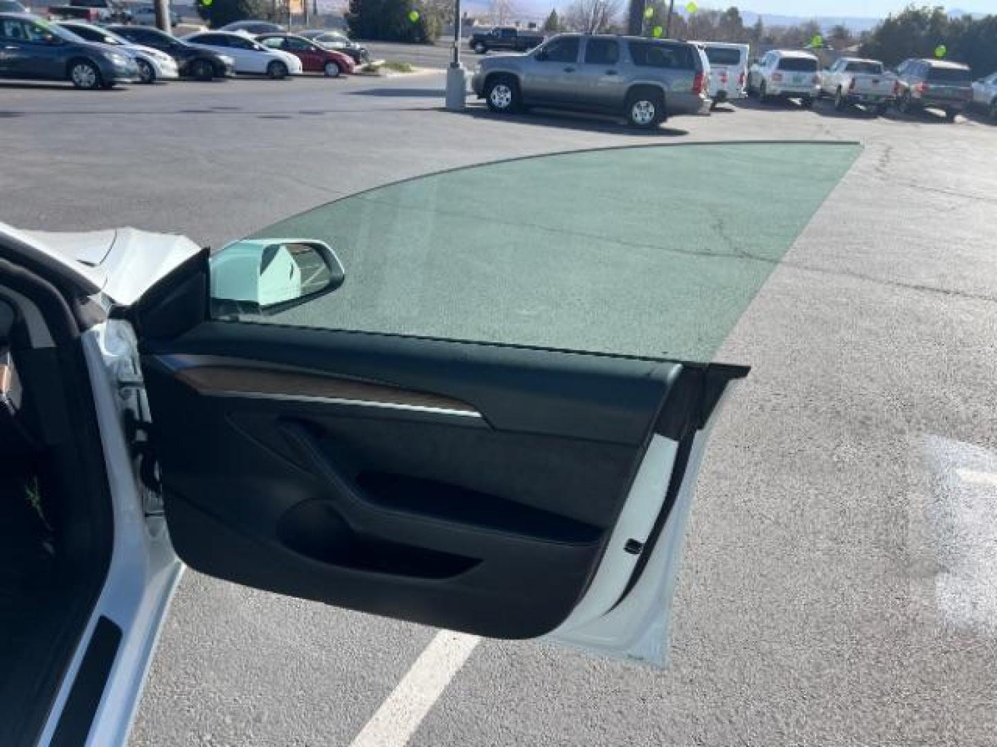 2022 Pearl White Multi-Coat /Black Tesla Model 3 Long Range Dual Motor All-Wheel Drive (5YJ3E1EBXNF) with an ELECTRIC engine, Automatic transmission, located at 1865 East Red Hills Pkwy, St. George, 84770, (435) 628-0023, 37.120850, -113.543640 - Excellent condition Tesla Model 3 Long range AWD with FULL SELF DRIVING subscription paid for. ($8 software unlock that will no longer be available to buy after Feb 14th) Lock in your FSD ownership now. Also, be to first in line to upgrade from HW3 to HW4 when Tesla makes the upgrade available as p - Photo#27