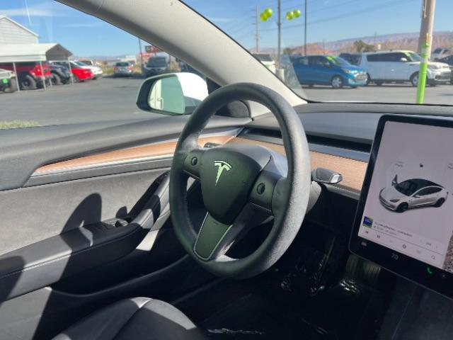 2022 Pearl White Multi-Coat /Black Tesla Model 3 Long Range Dual Motor All-Wheel Drive (5YJ3E1EBXNF) with an ELECTRIC engine, Automatic transmission, located at 1865 East Red Hills Pkwy, St. George, 84770, (435) 628-0023, 37.120850, -113.543640 - Excellent condition Tesla Model 3 Long range AWD with FULL SELF DRIVING subscription paid for. ($8 software unlock that will no longer be available to buy after Feb 14th) Lock in your FSD ownership now. Also, be to first in line to upgrade from HW3 to HW4 when Tesla makes the upgrade available as p - Photo#29