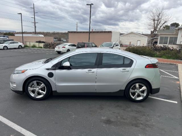 2013 Silver /Black Chevrolet Volt Premium w/ Navigation and LEP (1G1RH6E44DU) with an Plug-In Hybrid engine, Automatic transmission, located at 1865 East Red Hills Pkwy, St. George, 84770, (435) 628-0023, 37.120850, -113.543640 - We specialize in helping ALL people get the best financing available. No matter your credit score, good, bad or none we can get you an amazing rate. Had a bankruptcy, divorce, or repossessions? We give you the green light to get your credit back on the road. Low down and affordable payments that fit - Photo#3