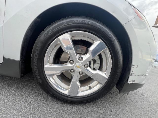 2013 Silver /Black Chevrolet Volt Premium w/ Navigation and LEP (1G1RH6E44DU) with an Plug-In Hybrid engine, Automatic transmission, located at 1865 East Red Hills Pkwy, St. George, 84770, (435) 628-0023, 37.120850, -113.543640 - We specialize in helping ALL people get the best financing available. No matter your credit score, good, bad or none we can get you an amazing rate. Had a bankruptcy, divorce, or repossessions? We give you the green light to get your credit back on the road. Low down and affordable payments that fit - Photo#10