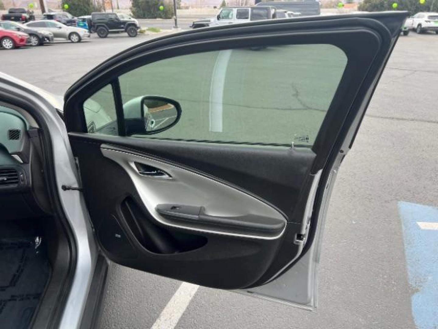 2013 Silver /Black Chevrolet Volt Premium w/ Navigation and LEP (1G1RH6E44DU) with an Plug-In Hybrid engine, Automatic transmission, located at 940 North Main Street, Cedar City, UT, 84720, (435) 628-0023, 37.692936, -113.061897 - We specialize in helping ALL people get the best financing available. No matter your credit score, good, bad or none we can get you an amazing rate. Had a bankruptcy, divorce, or repossessions? We give you the green light to get your credit back on the road. Low down and affordable payments that fit - Photo#27