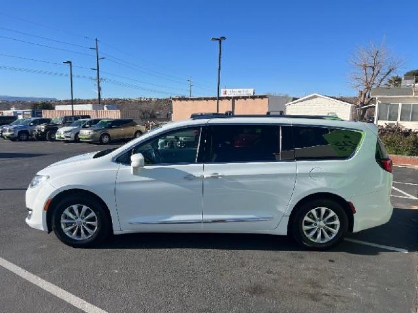 2018 Bright White Clearcoat /Black/Alloy Chrysler Pacifica Touring L (2C4RC1BG5JR) with an 3.6L V-6 DOHC engine, Automatic transmission, located at 940 North Main Street, Cedar City, UT, 84720, (435) 628-0023, 37.692936, -113.061897 - We specialize in helping ALL people get the best financing available. No matter your credit score, good, bad or none we can get you an amazing rate. Had a bankruptcy, divorce, or repossessions? We give you the green light to get your credit back on the road. Low down and affordable payments that fit - Photo#3