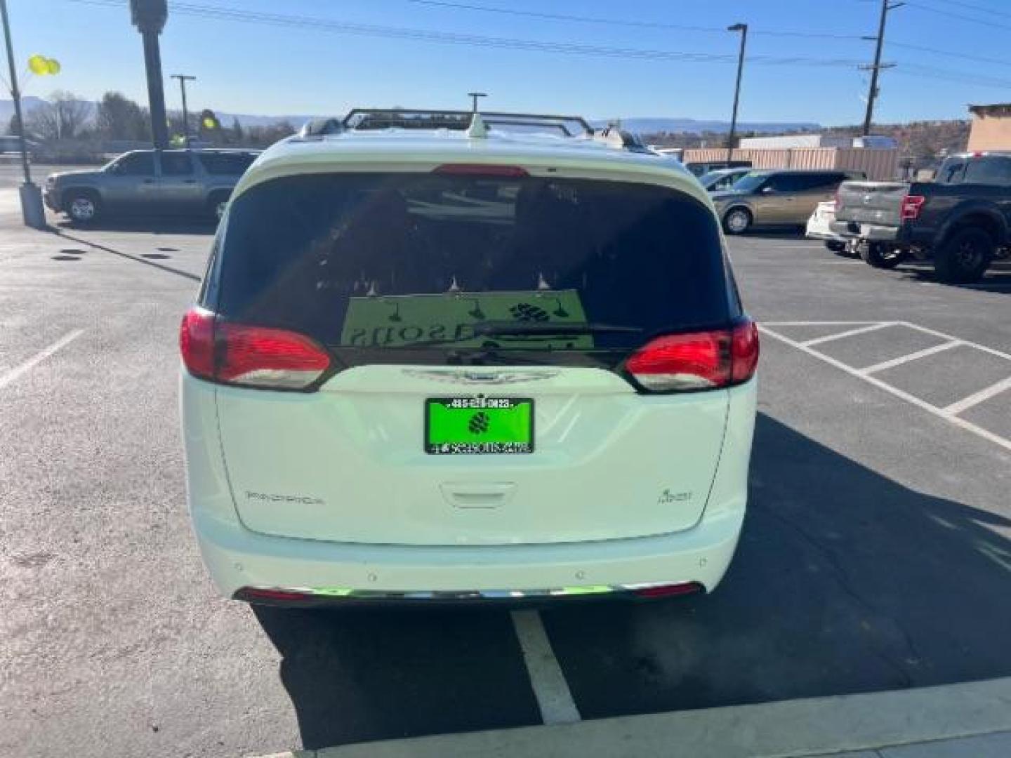 2018 Bright White Clearcoat /Black/Alloy Chrysler Pacifica Touring L (2C4RC1BG5JR) with an 3.6L V-6 DOHC engine, Automatic transmission, located at 940 North Main Street, Cedar City, UT, 84720, (435) 628-0023, 37.692936, -113.061897 - We specialize in helping ALL people get the best financing available. No matter your credit score, good, bad or none we can get you an amazing rate. Had a bankruptcy, divorce, or repossessions? We give you the green light to get your credit back on the road. Low down and affordable payments that fit - Photo#5