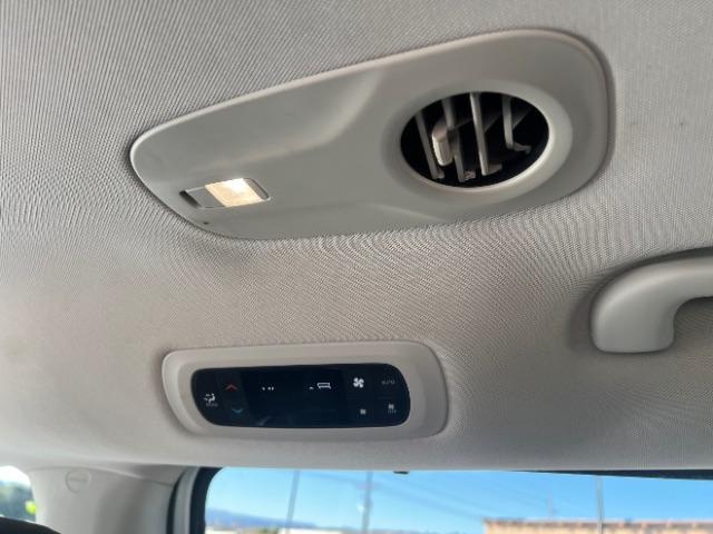 2018 Bright White Clearcoat /Black/Alloy Chrysler Pacifica Touring L (2C4RC1BG5JR) with an 3.6L V-6 DOHC engine, Automatic transmission, located at 940 North Main Street, Cedar City, UT, 84720, (435) 628-0023, 37.692936, -113.061897 - We specialize in helping ALL people get the best financing available. No matter your credit score, good, bad or none we can get you an amazing rate. Had a bankruptcy, divorce, or repossessions? We give you the green light to get your credit back on the road. Low down and affordable payments that fit - Photo#20