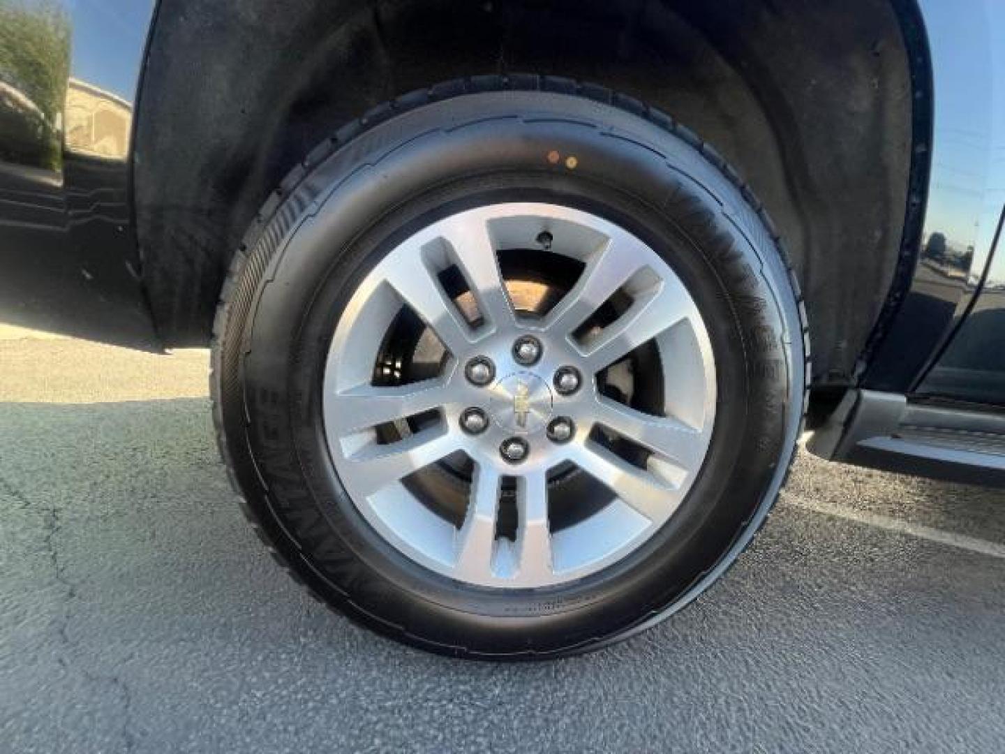 2018 Black /Jet Black/Dark Ash Chevrolet Suburban LT (1GNSKHKCXJR) with an EcoTec3 5.3L V-8 gasoline direct injection engine, Automatic transmission, located at 1865 East Red Hills Pkwy, St. George, 84770, (435) 628-0023, 37.120850, -113.543640 - We specialize in helping ALL people get the best financing available. No matter your credit score, good, bad or none we can get you an amazing rate. Had a bankruptcy, divorce, or repossessions? We give you the green light to get your credit back on the road. Low down and affordable payments that fit - Photo#8