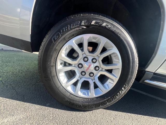 2019 Quicksilver Metallic /Jet Black GMC Yukon XL SLT (1GKS2GKCXKR) , Automatic transmission, located at 1865 East Red Hills Pkwy, St. George, 84770, (435) 628-0023, 37.120850, -113.543640 - We specialize in helping ALL people get the best financing available. No matter your credit score, good, bad or none we can get you an amazing rate. Had a bankruptcy, divorce, or repossessions? We give you the green light to get your credit back on the road. Low down and affordable payments that fit - Photo#9