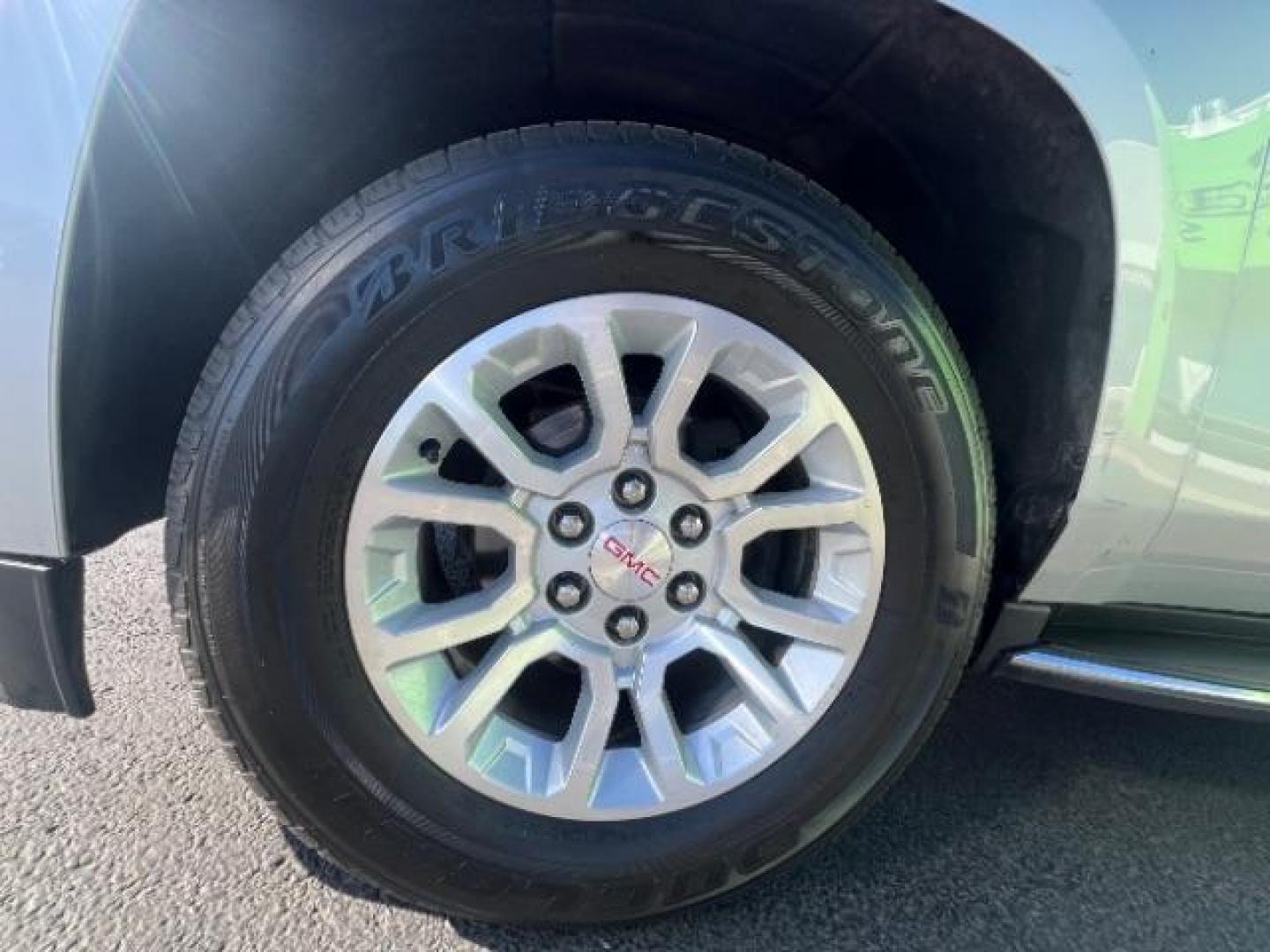 2019 Quicksilver Metallic /Jet Black GMC Yukon XL SLT (1GKS2GKCXKR) , Automatic transmission, located at 1865 East Red Hills Pkwy, St. George, 84770, (435) 628-0023, 37.120850, -113.543640 - We specialize in helping ALL people get the best financing available. No matter your credit score, good, bad or none we can get you an amazing rate. Had a bankruptcy, divorce, or repossessions? We give you the green light to get your credit back on the road. Low down and affordable payments that fit- Photo#13