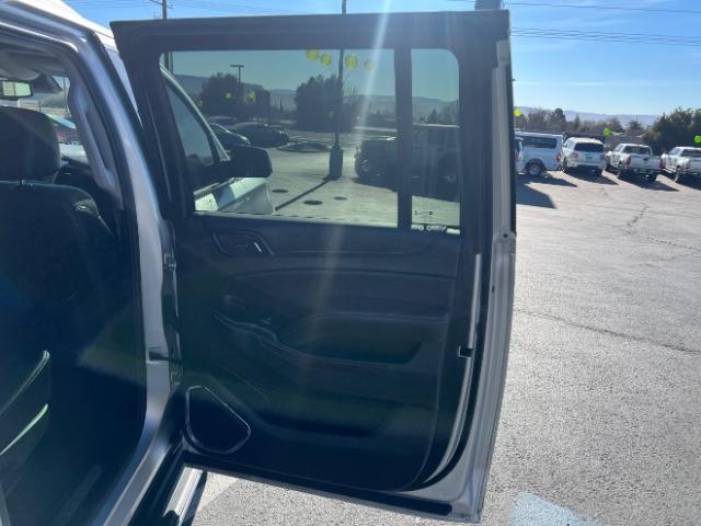 2019 Quicksilver Metallic /Jet Black GMC Yukon XL SLT (1GKS2GKCXKR) , Automatic transmission, located at 1865 East Red Hills Pkwy, St. George, 84770, (435) 628-0023, 37.120850, -113.543640 - We specialize in helping ALL people get the best financing available. No matter your credit score, good, bad or none we can get you an amazing rate. Had a bankruptcy, divorce, or repossessions? We give you the green light to get your credit back on the road. Low down and affordable payments that fit - Photo#31