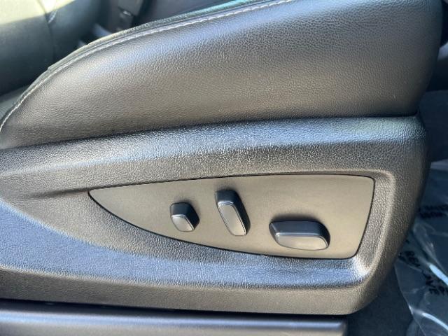 2019 Quicksilver Metallic /Jet Black GMC Yukon XL SLT (1GKS2GKCXKR) , Automatic transmission, located at 1865 East Red Hills Pkwy, St. George, 84770, (435) 628-0023, 37.120850, -113.543640 - We specialize in helping ALL people get the best financing available. No matter your credit score, good, bad or none we can get you an amazing rate. Had a bankruptcy, divorce, or repossessions? We give you the green light to get your credit back on the road. Low down and affordable payments that fit - Photo#34