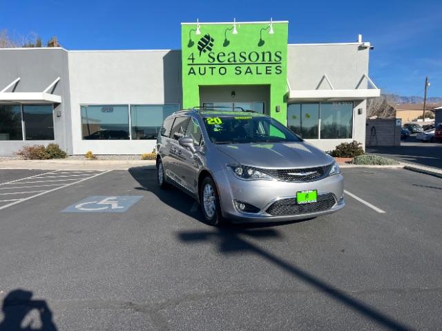 photo of 2020 Chrysler Pacifica Touring L