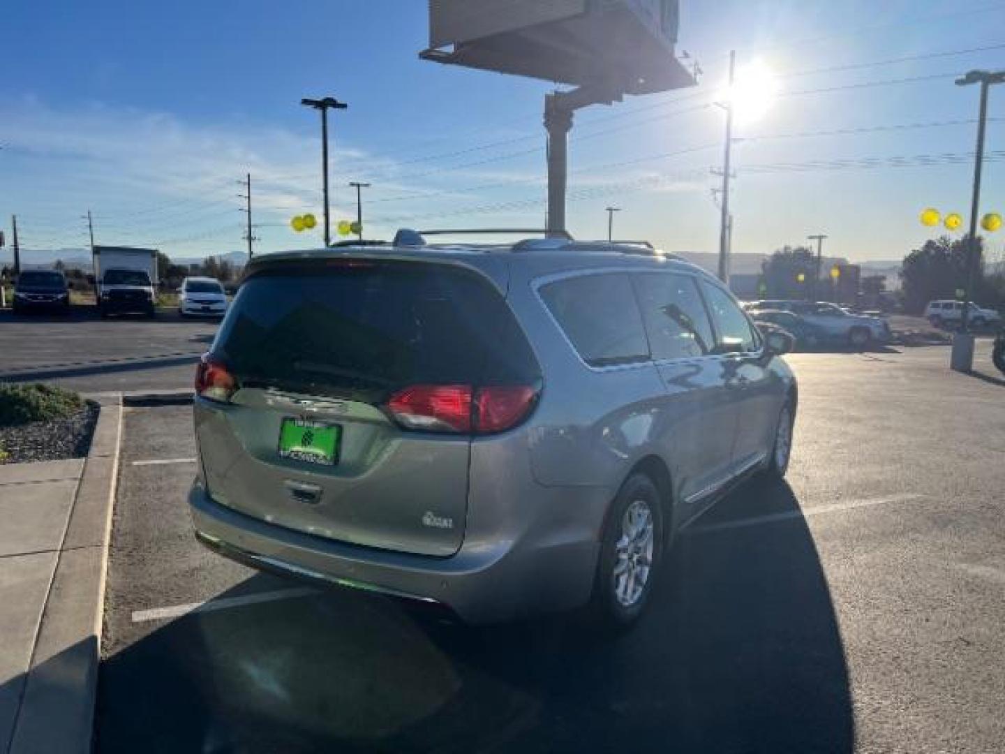 2020 Ceramic Gray Clearcoat /Black/Alloy Chrysler Pacifica Touring L (2C4RC1BG4LR) with an 3.6L V-6 DOHC engine, Automatic transmission, located at 1865 East Red Hills Pkwy, St. George, 84770, (435) 628-0023, 37.120850, -113.543640 - We specialize in helping ALL people get the best financing available. No matter your credit score, good, bad or none we can get you an amazing rate. Had a bankruptcy, divorce, or repossessions? We give you the green light to get your credit back on the road. Low down and affordable payments that fit - Photo#6