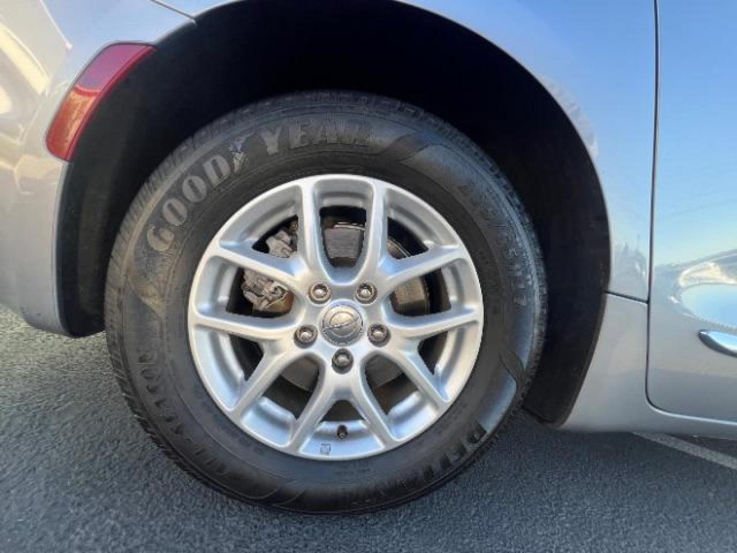 2020 Ceramic Gray Clearcoat /Black/Alloy Chrysler Pacifica Touring L (2C4RC1BG4LR) with an 3.6L V-6 DOHC engine, Automatic transmission, located at 1865 East Red Hills Pkwy, St. George, 84770, (435) 628-0023, 37.120850, -113.543640 - We specialize in helping ALL people get the best financing available. No matter your credit score, good, bad or none we can get you an amazing rate. Had a bankruptcy, divorce, or repossessions? We give you the green light to get your credit back on the road. Low down and affordable payments that fit - Photo#8