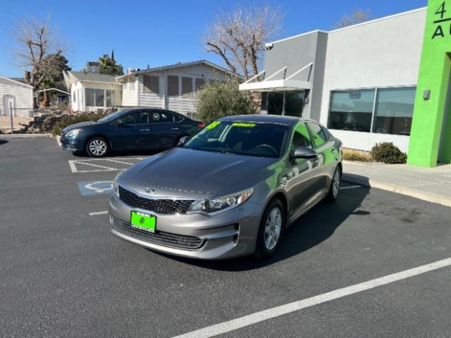 2018 Platinum Graphite /Black Kia Optima LX (5XXGT4L38JG) with an Theta II 2.4L I-4 gasoline direct injection engine, Automatic transmission, located at 1865 East Red Hills Pkwy, St. George, 84770, (435) 628-0023, 37.120850, -113.543640 - We specialize in helping ALL people get the best financing available. No matter your credit score, good, bad or none we can get you an amazing rate. Had a bankruptcy, divorce, or repossessions? We give you the green light to get your credit back on the road. Low down and affordable payments that fit - Photo#2