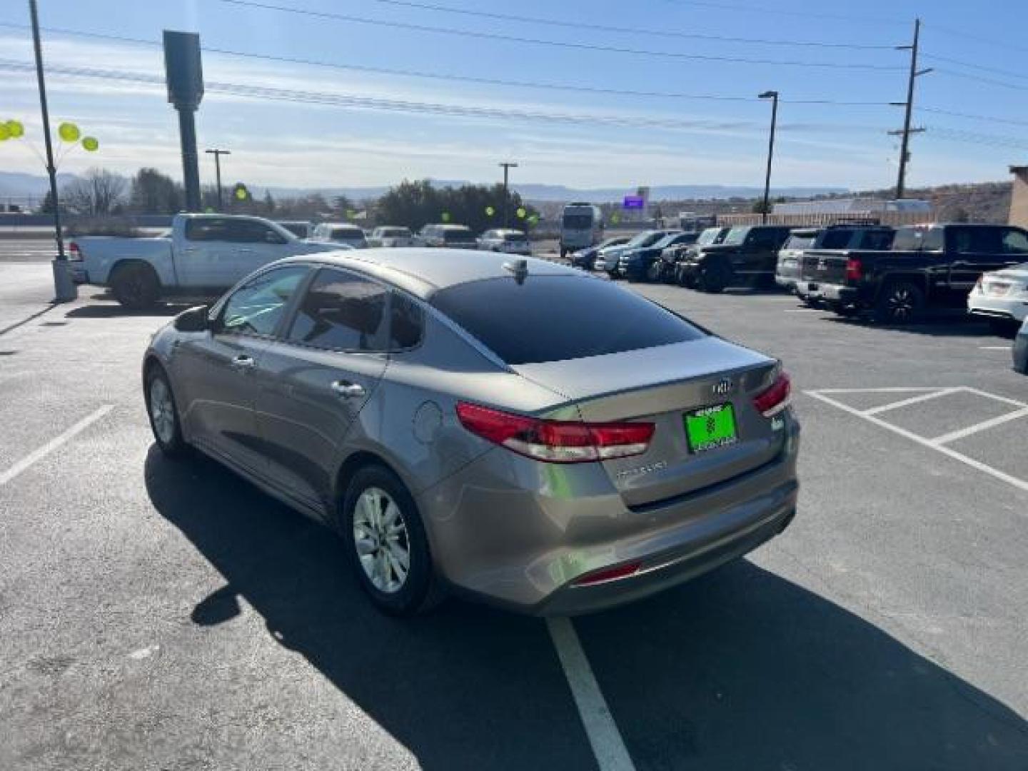 2018 Platinum Graphite /Black Kia Optima LX (5XXGT4L38JG) with an Theta II 2.4L I-4 gasoline direct injection engine, Automatic transmission, located at 1865 East Red Hills Pkwy, St. George, 84770, (435) 628-0023, 37.120850, -113.543640 - We specialize in helping ALL people get the best financing available. No matter your credit score, good, bad or none we can get you an amazing rate. Had a bankruptcy, divorce, or repossessions? We give you the green light to get your credit back on the road. Low down and affordable payments that fit - Photo#4