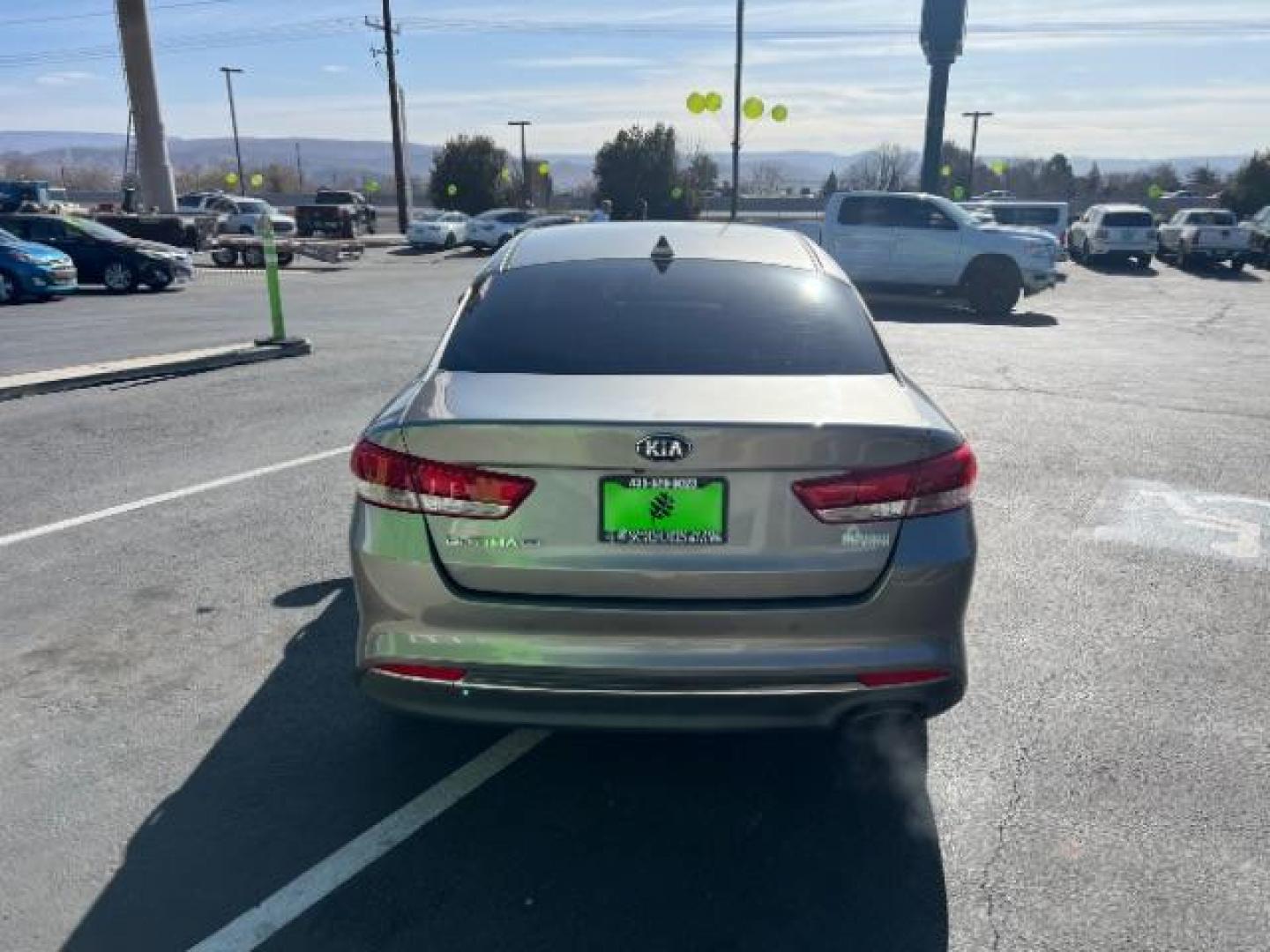 2018 Platinum Graphite /Black Kia Optima LX (5XXGT4L38JG) with an Theta II 2.4L I-4 gasoline direct injection engine, Automatic transmission, located at 1865 East Red Hills Pkwy, St. George, 84770, (435) 628-0023, 37.120850, -113.543640 - We specialize in helping ALL people get the best financing available. No matter your credit score, good, bad or none we can get you an amazing rate. Had a bankruptcy, divorce, or repossessions? We give you the green light to get your credit back on the road. Low down and affordable payments that fit - Photo#5