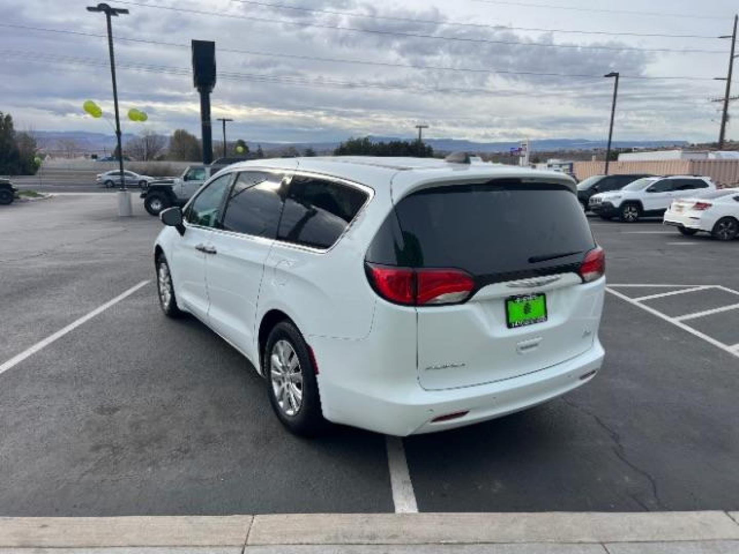 2018 Bright White Clearcoat /Black/Alloy Chrysler Pacifica L (2C4RC1AG8JR) with an Pentastar 3.6L V-6 DOHC engine, Automatic transmission, located at 940 North Main Street, Cedar City, UT, 84720, (435) 628-0023, 37.692936, -113.061897 - We specialize in helping ALL people get the best financing available. No matter your credit score, good, bad or none we can get you an amazing rate. Had a bankruptcy, divorce, or repossessions? We give you the green light to get your credit back on the road. Low down and affordable payments that fit - Photo#4
