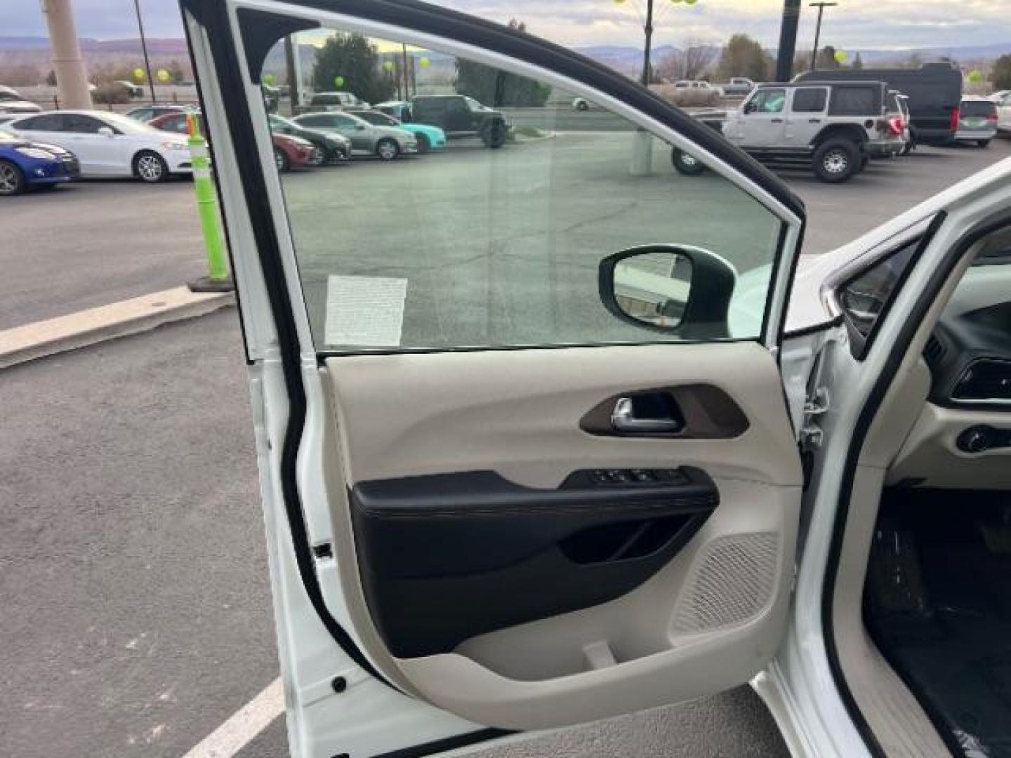 2018 Bright White Clearcoat /Black/Alloy Chrysler Pacifica L (2C4RC1AG8JR) with an Pentastar 3.6L V-6 DOHC engine, Automatic transmission, located at 940 North Main Street, Cedar City, UT, 84720, (435) 628-0023, 37.692936, -113.061897 - We specialize in helping ALL people get the best financing available. No matter your credit score, good, bad or none we can get you an amazing rate. Had a bankruptcy, divorce, or repossessions? We give you the green light to get your credit back on the road. Low down and affordable payments that fit - Photo#12