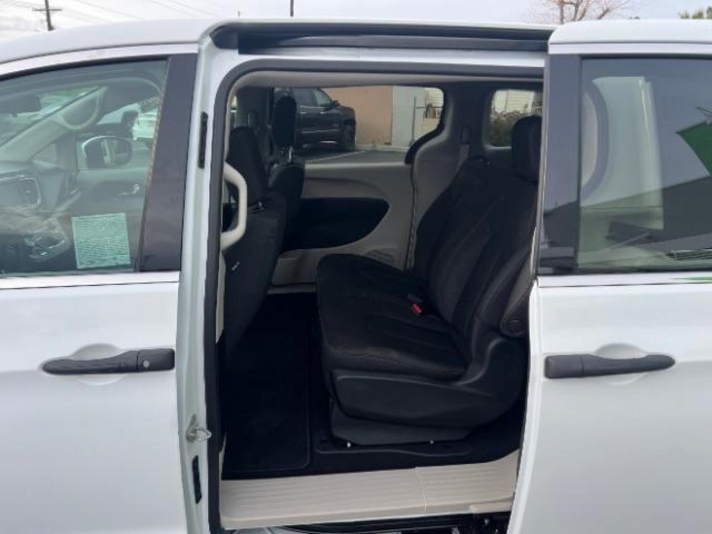 2018 Bright White Clearcoat /Black/Alloy Chrysler Pacifica L (2C4RC1AG8JR) with an Pentastar 3.6L V-6 DOHC engine, Automatic transmission, located at 940 North Main Street, Cedar City, UT, 84720, (435) 628-0023, 37.692936, -113.061897 - We specialize in helping ALL people get the best financing available. No matter your credit score, good, bad or none we can get you an amazing rate. Had a bankruptcy, divorce, or repossessions? We give you the green light to get your credit back on the road. Low down and affordable payments that fit - Photo#19