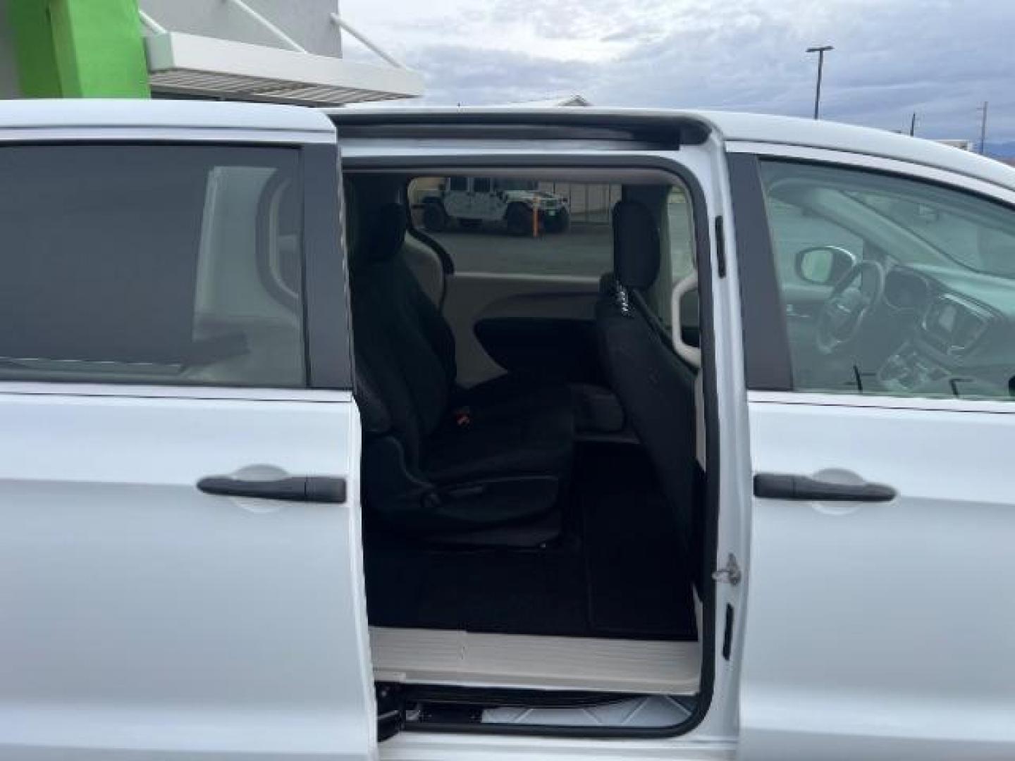 2018 Bright White Clearcoat /Black/Alloy Chrysler Pacifica L (2C4RC1AG8JR) with an Pentastar 3.6L V-6 DOHC engine, Automatic transmission, located at 940 North Main Street, Cedar City, UT, 84720, (435) 628-0023, 37.692936, -113.061897 - We specialize in helping ALL people get the best financing available. No matter your credit score, good, bad or none we can get you an amazing rate. Had a bankruptcy, divorce, or repossessions? We give you the green light to get your credit back on the road. Low down and affordable payments that fit - Photo#25