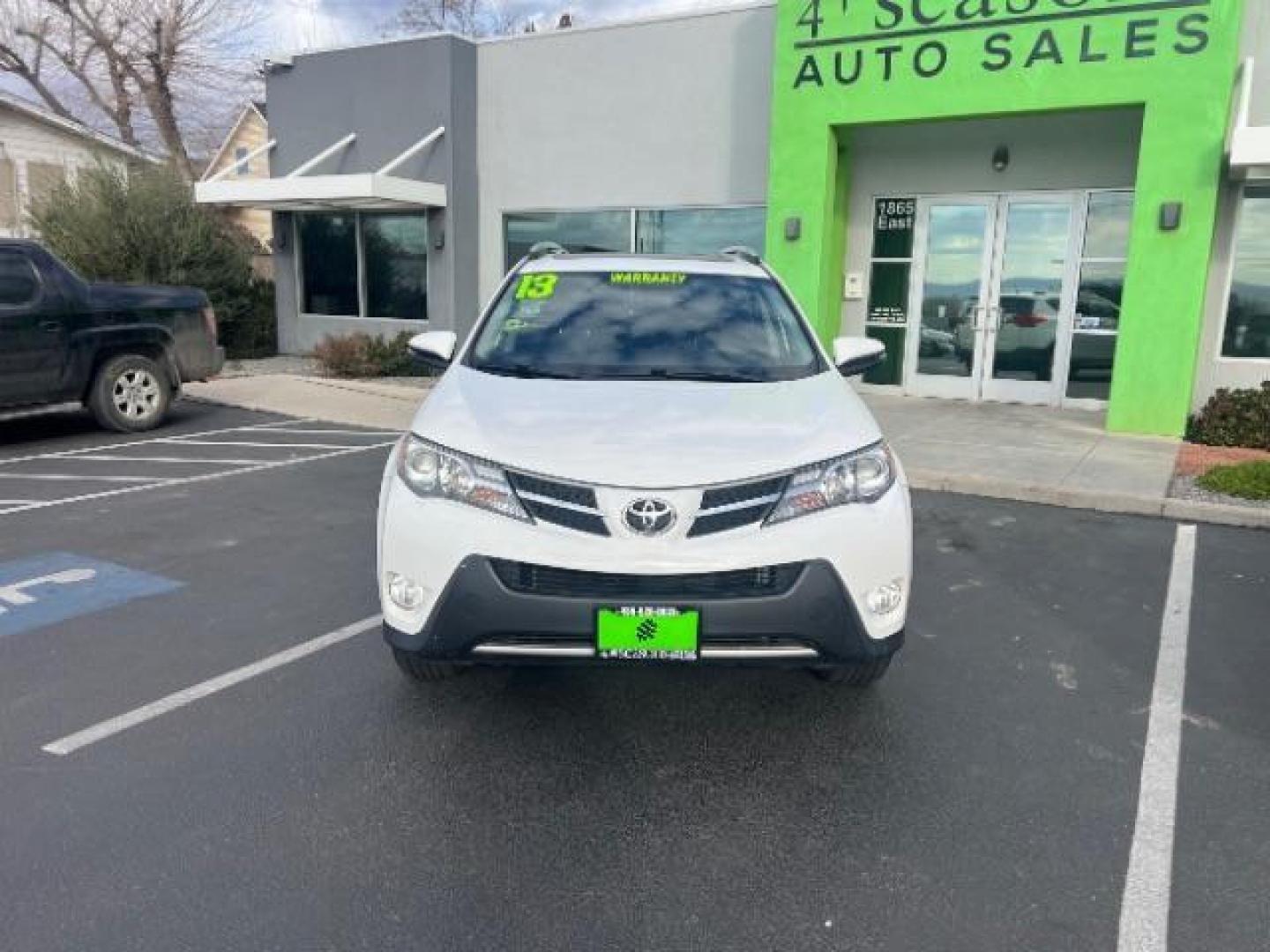 2013 Super White /Ash Toyota RAV4 XLE (JTMRFREV5D5) with an 2.5L I-4 DOHC engine, Automatic transmission, located at 1865 East Red Hills Pkwy, St. George, 84770, (435) 628-0023, 37.120850, -113.543640 - We specialize in helping ALL people get the best financing available. No matter your credit score, good, bad or none we can get you an amazing rate. Had a bankruptcy, divorce, or repossessions? We give you the green light to get your credit back on the road. Low down and affordable payments that fit - Photo#1
