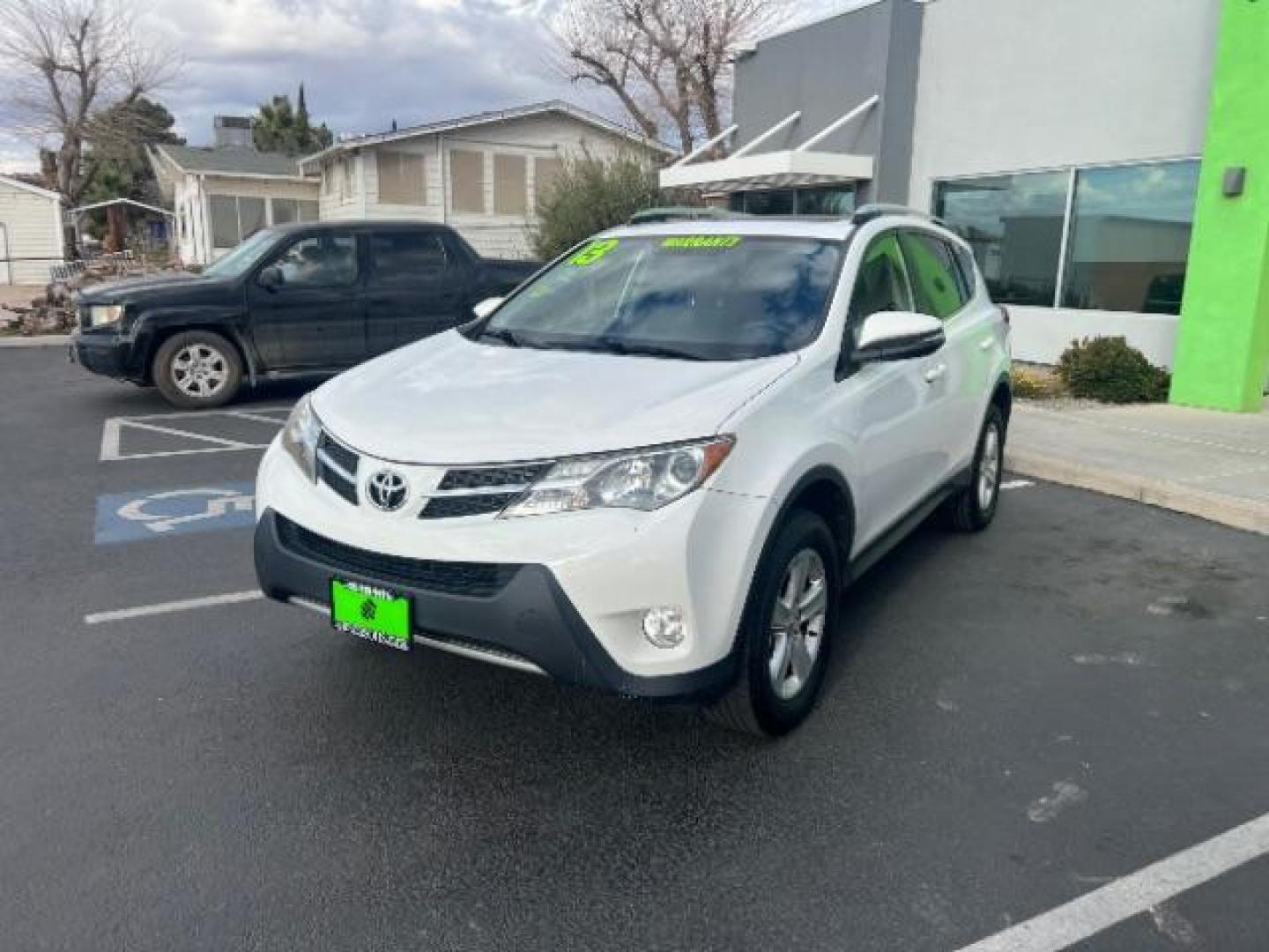 2013 Super White /Ash Toyota RAV4 XLE (JTMRFREV5D5) with an 2.5L I-4 DOHC engine, Automatic transmission, located at 1865 East Red Hills Pkwy, St. George, 84770, (435) 628-0023, 37.120850, -113.543640 - We specialize in helping ALL people get the best financing available. No matter your credit score, good, bad or none we can get you an amazing rate. Had a bankruptcy, divorce, or repossessions? We give you the green light to get your credit back on the road. Low down and affordable payments that fit - Photo#2