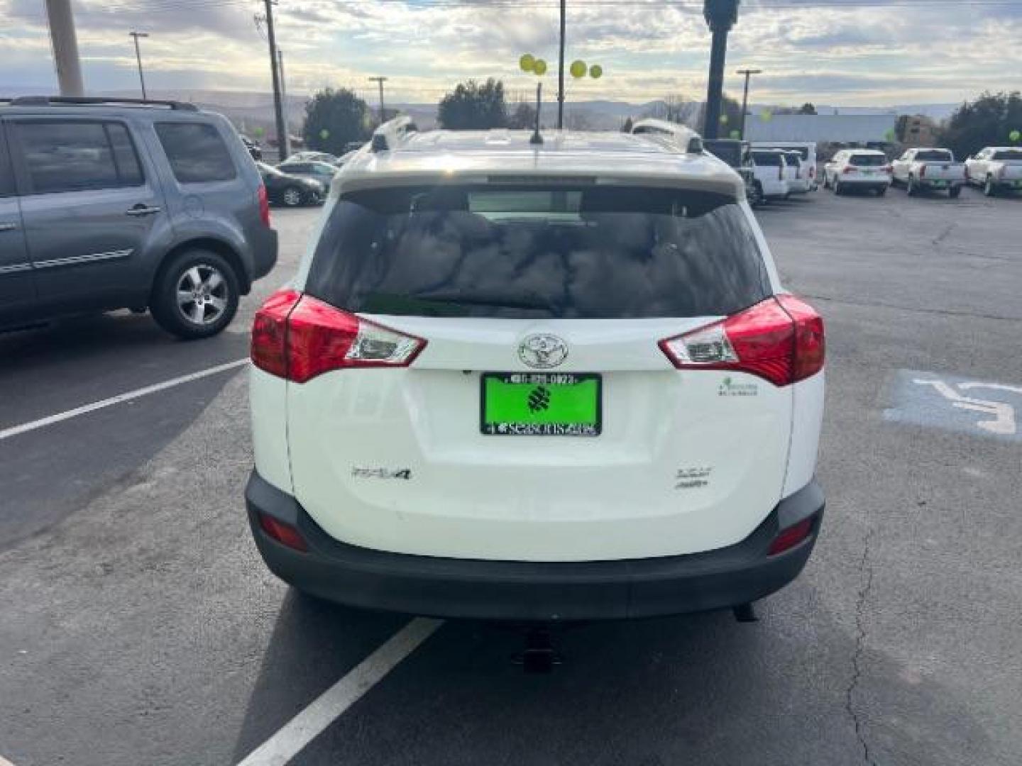 2013 Super White /Ash Toyota RAV4 XLE (JTMRFREV5D5) with an 2.5L I-4 DOHC engine, Automatic transmission, located at 1865 East Red Hills Pkwy, St. George, 84770, (435) 628-0023, 37.120850, -113.543640 - We specialize in helping ALL people get the best financing available. No matter your credit score, good, bad or none we can get you an amazing rate. Had a bankruptcy, divorce, or repossessions? We give you the green light to get your credit back on the road. Low down and affordable payments that fit - Photo#5