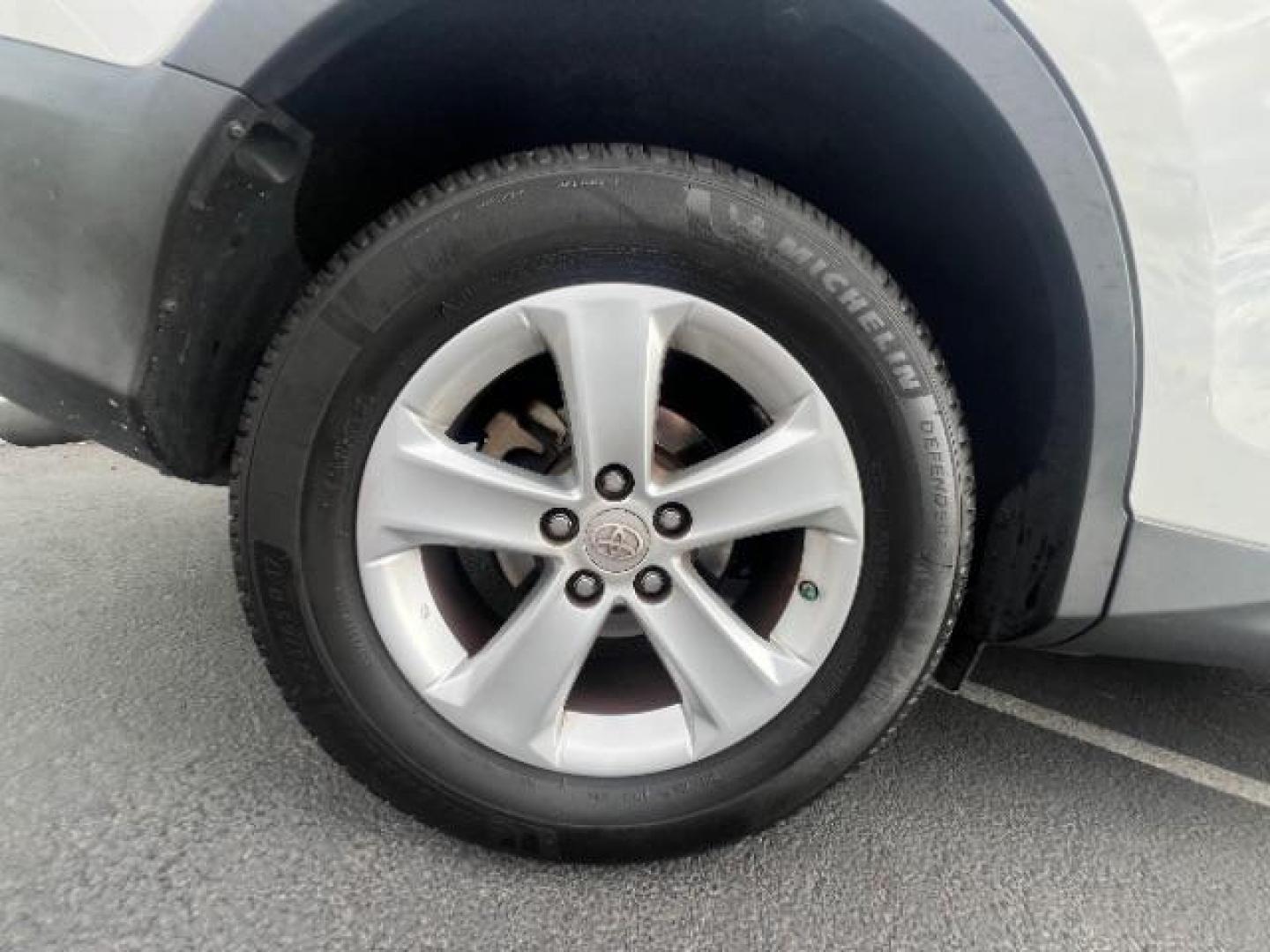 2013 Super White /Ash Toyota RAV4 XLE (JTMRFREV5D5) with an 2.5L I-4 DOHC engine, Automatic transmission, located at 1865 East Red Hills Pkwy, St. George, 84770, (435) 628-0023, 37.120850, -113.543640 - We specialize in helping ALL people get the best financing available. No matter your credit score, good, bad or none we can get you an amazing rate. Had a bankruptcy, divorce, or repossessions? We give you the green light to get your credit back on the road. Low down and affordable payments that fit - Photo#8