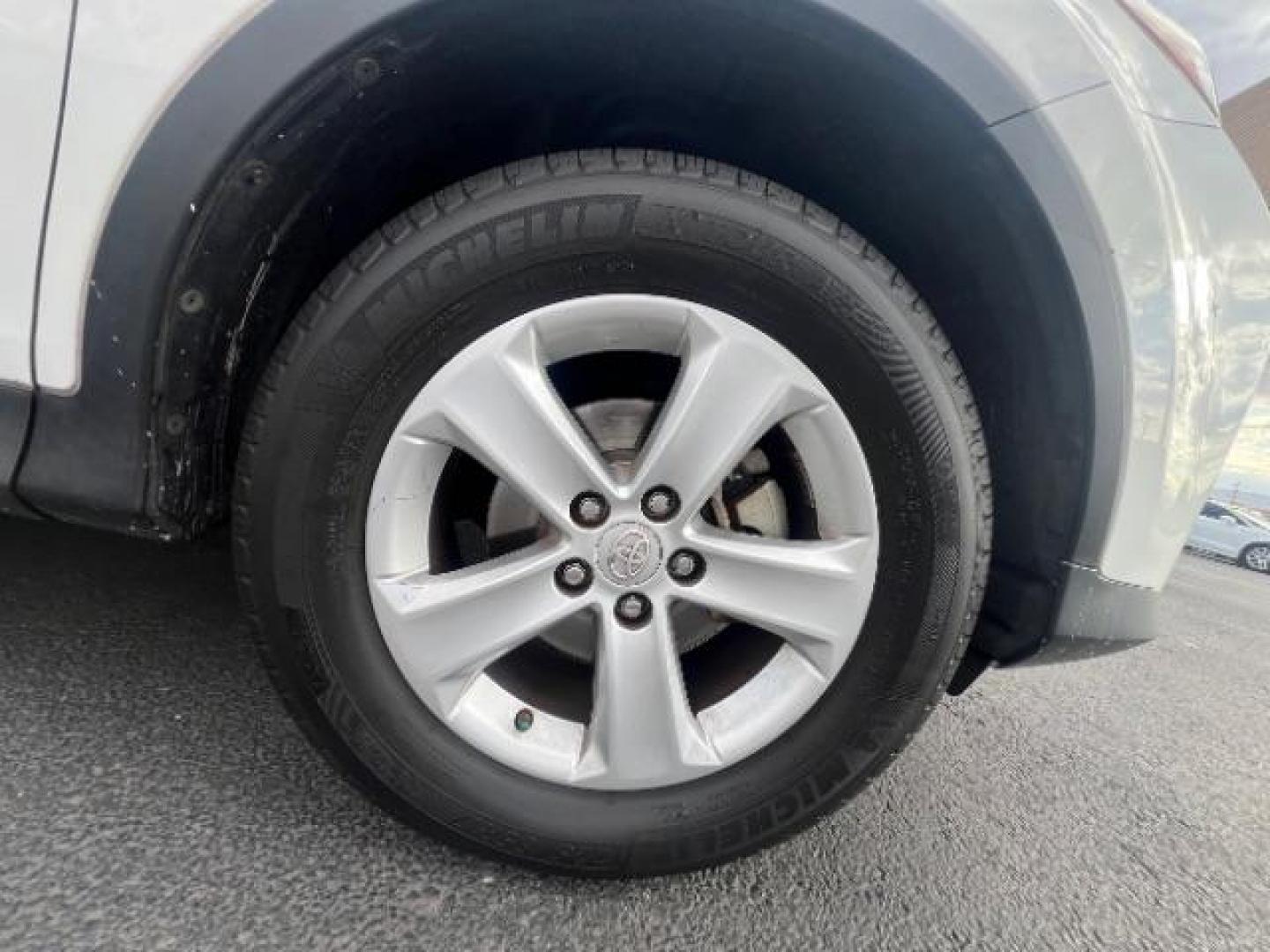 2013 Super White /Ash Toyota RAV4 XLE (JTMRFREV5D5) with an 2.5L I-4 DOHC engine, Automatic transmission, located at 1865 East Red Hills Pkwy, St. George, 84770, (435) 628-0023, 37.120850, -113.543640 - We specialize in helping ALL people get the best financing available. No matter your credit score, good, bad or none we can get you an amazing rate. Had a bankruptcy, divorce, or repossessions? We give you the green light to get your credit back on the road. Low down and affordable payments that fit - Photo#9