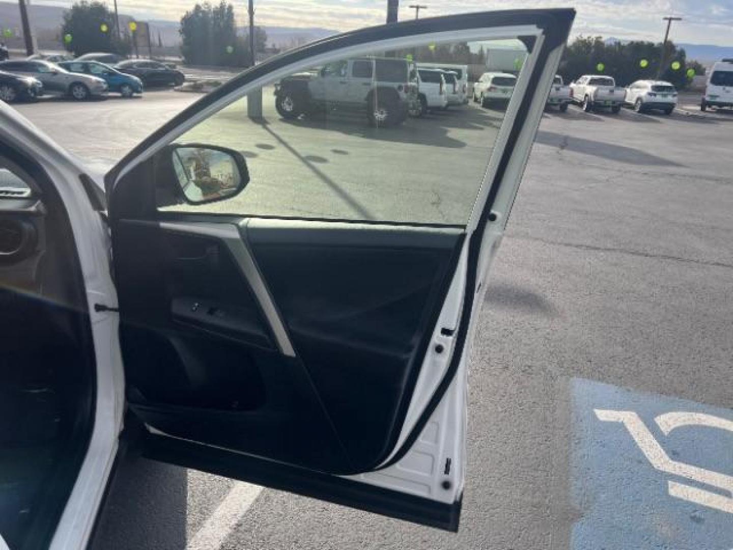 2013 Super White /Ash Toyota RAV4 XLE (JTMRFREV5D5) with an 2.5L I-4 DOHC engine, Automatic transmission, located at 1865 East Red Hills Pkwy, St. George, 84770, (435) 628-0023, 37.120850, -113.543640 - We specialize in helping ALL people get the best financing available. No matter your credit score, good, bad or none we can get you an amazing rate. Had a bankruptcy, divorce, or repossessions? We give you the green light to get your credit back on the road. Low down and affordable payments that fit - Photo#27