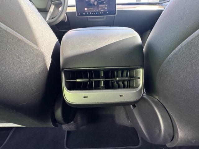 2023 Midnight Silver Metallic /Black Tesla Model Y Long Range Dual Motor All-Wheel Drive | AWD (7SAYGDEE6PF) with an ELECTRIC engine, Electric transmission, located at 1865 East Red Hills Pkwy, St. George, 84770, (435) 628-0023, 37.120850, -113.543640 - Excellent Tesla Model Y Long Range All Wheel Drive. With Hardware 4, All our Teslas come with charging kit Battery is 90% healthy. Gets 290 on full charge. Clean title, no accidents Still has remaining 120k mile Tesla warranty on battery and motor. We have aftermarket battery warranties available - Photo#18