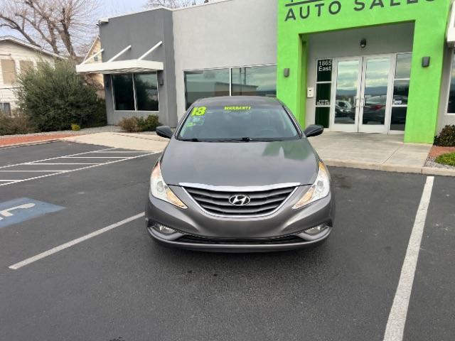 2013 Harbor Gray Metallic /Gray Hyundai Sonata GLS (5NPEB4AC8DH) with an 2.4L I-4 gasoline direct injection engine, Automatic transmission, located at 1865 East Red Hills Pkwy, St. George, 84770, (435) 628-0023, 37.120850, -113.543640 - We specialize in helping ALL people get the best financing available. No matter your credit score, good, bad or none we can get you an amazing rate. Had a bankruptcy, divorce, or repossessions? We give you the green light to get your credit back on the road. Low down and affordable payments that fit - Photo#1