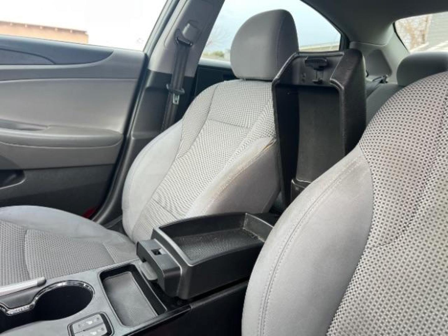 2013 Harbor Gray Metallic /Gray Hyundai Sonata GLS (5NPEB4AC8DH) with an 2.4L I-4 gasoline direct injection engine, Automatic transmission, located at 940 North Main Street, Cedar City, UT, 84720, (435) 628-0023, 37.692936, -113.061897 - We specialize in helping ALL people get the best financing available. No matter your credit score, good, bad or none we can get you an amazing rate. Had a bankruptcy, divorce, or repossessions? We give you the green light to get your credit back on the road. Low down and affordable payments that fit - Photo#19