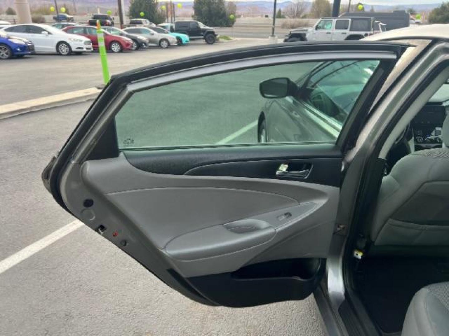 2013 Harbor Gray Metallic /Gray Hyundai Sonata GLS (5NPEB4AC8DH) with an 2.4L I-4 gasoline direct injection engine, Automatic transmission, located at 940 North Main Street, Cedar City, UT, 84720, (435) 628-0023, 37.692936, -113.061897 - We specialize in helping ALL people get the best financing available. No matter your credit score, good, bad or none we can get you an amazing rate. Had a bankruptcy, divorce, or repossessions? We give you the green light to get your credit back on the road. Low down and affordable payments that fit - Photo#20