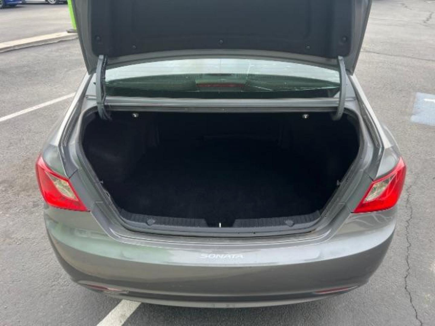 2013 Harbor Gray Metallic /Gray Hyundai Sonata GLS (5NPEB4AC8DH) with an 2.4L I-4 gasoline direct injection engine, Automatic transmission, located at 940 North Main Street, Cedar City, UT, 84720, (435) 628-0023, 37.692936, -113.061897 - We specialize in helping ALL people get the best financing available. No matter your credit score, good, bad or none we can get you an amazing rate. Had a bankruptcy, divorce, or repossessions? We give you the green light to get your credit back on the road. Low down and affordable payments that fit - Photo#24