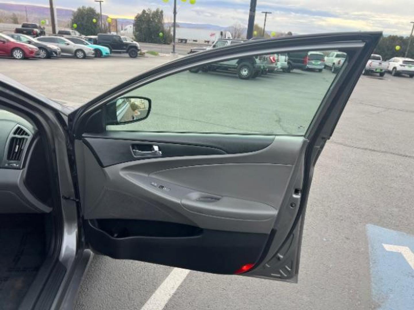 2013 Harbor Gray Metallic /Gray Hyundai Sonata GLS (5NPEB4AC8DH) with an 2.4L I-4 gasoline direct injection engine, Automatic transmission, located at 940 North Main Street, Cedar City, UT, 84720, (435) 628-0023, 37.692936, -113.061897 - We specialize in helping ALL people get the best financing available. No matter your credit score, good, bad or none we can get you an amazing rate. Had a bankruptcy, divorce, or repossessions? We give you the green light to get your credit back on the road. Low down and affordable payments that fit - Photo#27