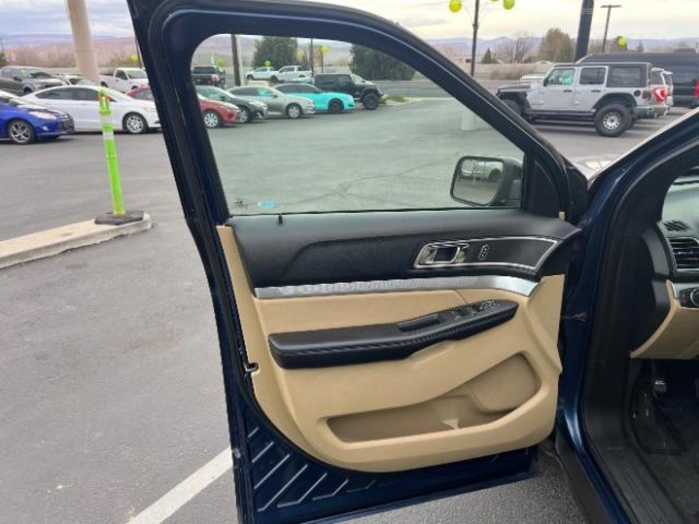 2017 Blue Jeans Metallic /Medium Light Camel Ford Explorer XLT (1FM5K7D82HG) with an EcoBoost 2.3L I-4 gasoline direct injection engine, Automatic transmission, located at 1865 East Red Hills Pkwy, St. George, 84770, (435) 628-0023, 37.120850, -113.543640 - We specialize in helping ALL people get the best financing available. No matter your credit score, good, bad or none we can get you an amazing rate. Had a bankruptcy, divorce, or repossessions? We give you the green light to get your credit back on the road. Low down and affordable payments that fit- Photo#12