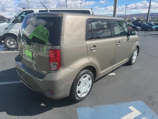 2013 Army Rock Metallic /Dark Charcoal Scion xB 10 Series (JTLZE4FE8DJ) with an 2.4L I-4 DOHC engine, Automatic transmission, located at 1865 East Red Hills Pkwy, St. George, 84770, (435) 628-0023, 37.120850, -113.543640 - We specialize in helping ALL people get the best financing available. No matter your credit score, good, bad or none we can get you an amazing rate. Had a bankruptcy, divorce, or repossessions? We give you the green light to get your credit back on the road. Low down and affordable payments that fit - Photo#7
