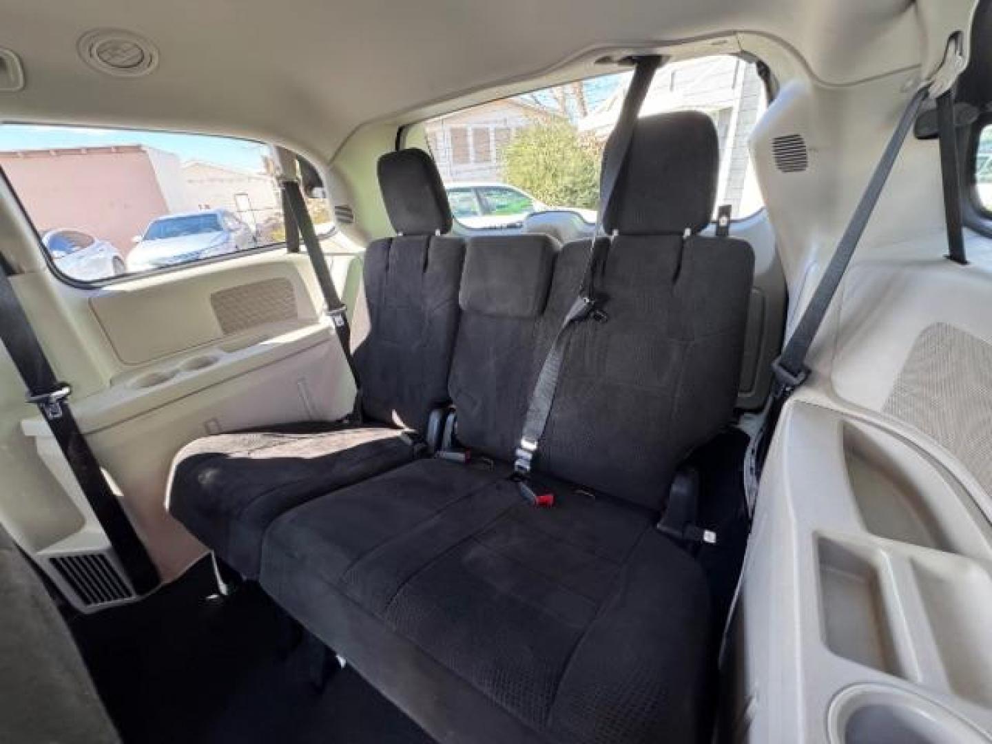 2012 Stone White Clearcoat /Black/Light Graystone Dodge Grand Caravan SXT (2C4RDGCG8CR) with an 3.6L V-6 DOHC engine, Automatic transmission, located at 1865 East Red Hills Pkwy, St. George, 84770, (435) 628-0023, 37.120850, -113.543640 - Photo#18