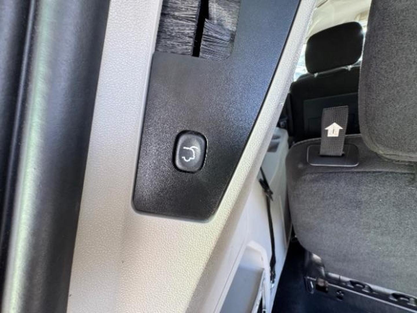 2012 Stone White Clearcoat /Black/Light Graystone Dodge Grand Caravan SXT (2C4RDGCG8CR) with an 3.6L V-6 DOHC engine, Automatic transmission, located at 1865 East Red Hills Pkwy, St. George, 84770, (435) 628-0023, 37.120850, -113.543640 - Photo#20