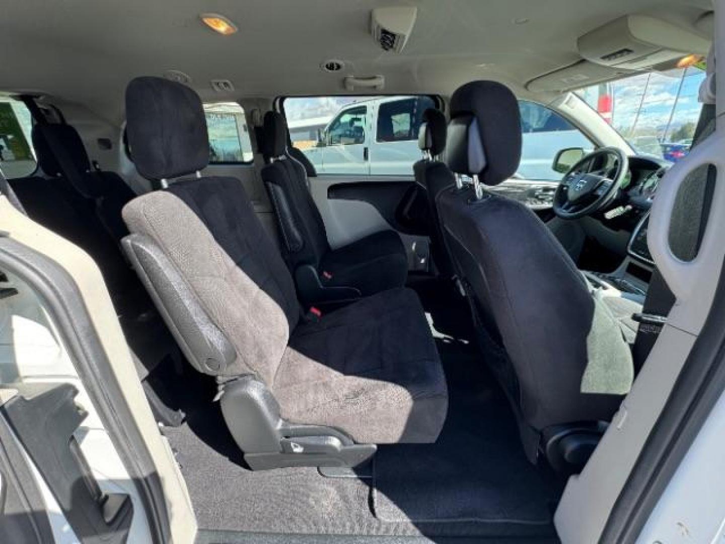 2012 Stone White Clearcoat /Black/Light Graystone Dodge Grand Caravan SXT (2C4RDGCG8CR) with an 3.6L V-6 DOHC engine, Automatic transmission, located at 1865 East Red Hills Pkwy, St. George, 84770, (435) 628-0023, 37.120850, -113.543640 - Photo#21