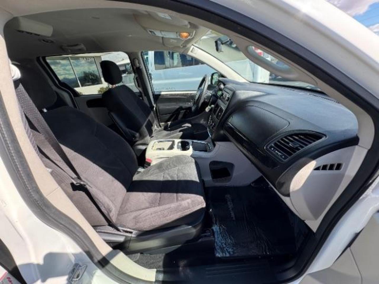 2012 Stone White Clearcoat /Black/Light Graystone Dodge Grand Caravan SXT (2C4RDGCG8CR) with an 3.6L V-6 DOHC engine, Automatic transmission, located at 1865 East Red Hills Pkwy, St. George, 84770, (435) 628-0023, 37.120850, -113.543640 - Photo#22